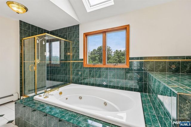 6 Comanche Trail, Vernon, NJ 07462