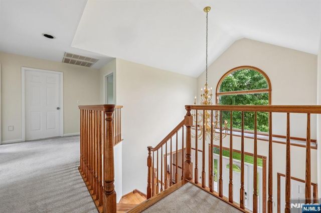 6 Comanche Trail, Vernon, NJ 07462