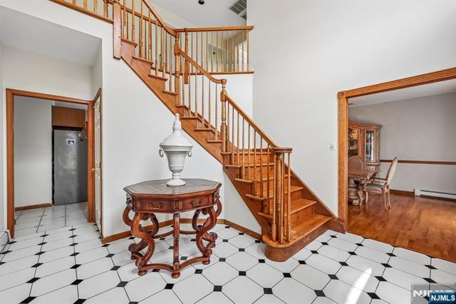 6 Comanche Trail, Vernon, NJ 07462