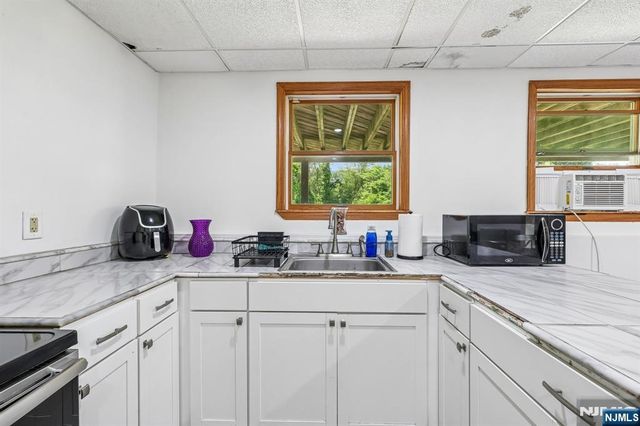 6 Comanche Trail, Vernon, NJ 07462