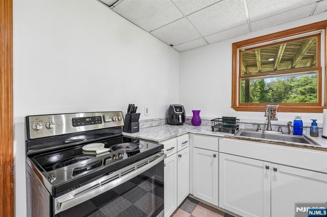 6 Comanche Trail, Vernon, NJ 07462