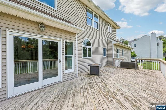 6 Comanche Trail, Vernon, NJ 07462