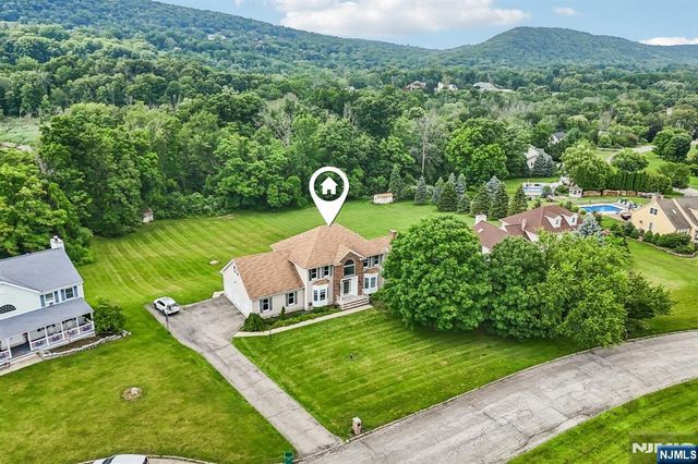 6 Comanche Trail, Vernon, NJ 07462