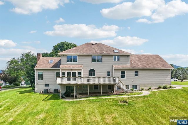 6 Comanche Trail, Vernon, NJ 07462