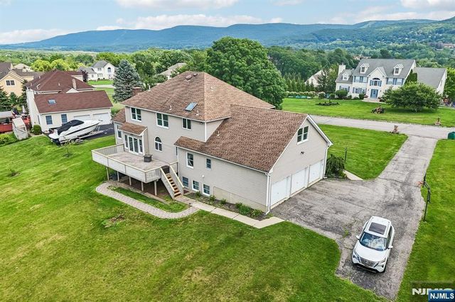 6 Comanche Trail, Vernon, NJ 07462