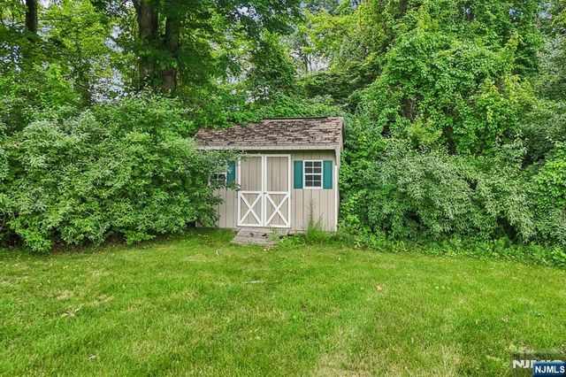 6 Comanche Trail, Vernon, NJ 07462