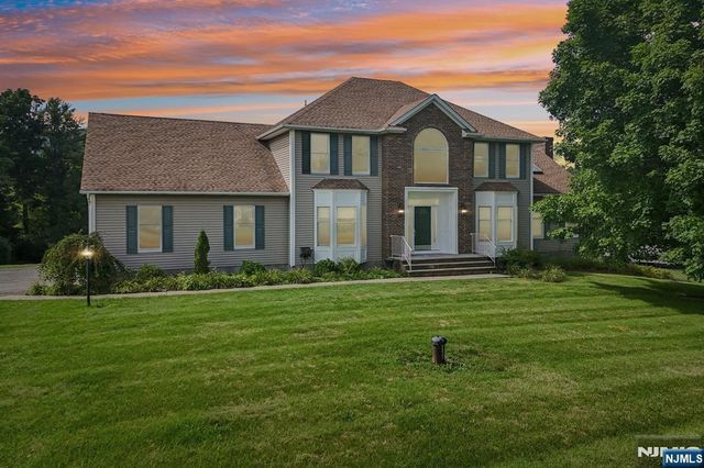 6 Comanche Trail, Vernon, NJ 07462