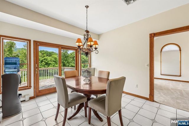 6 Comanche Trail, Vernon, NJ 07462