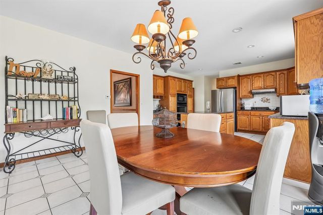 6 Comanche Trail, Vernon, NJ 07462