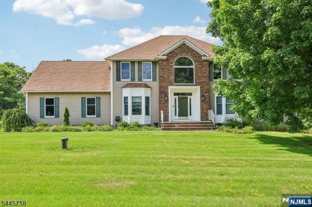 6 Comanche Trail, Vernon, NJ 07462