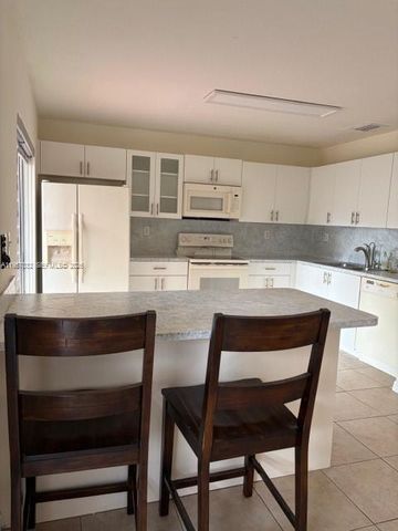 16204 SW 60th Ter, Miami, FL 33193