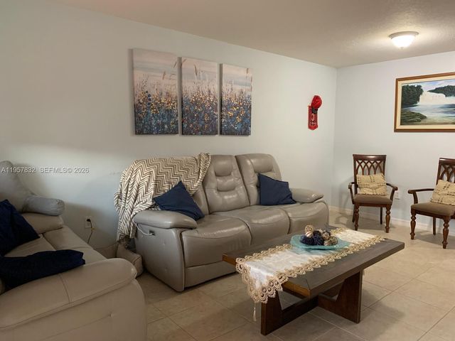 16204 SW 60th Ter, Miami, FL 33193