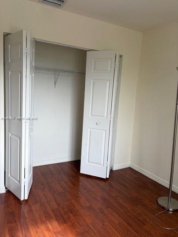 16204 SW 60th Ter, Miami, FL 33193