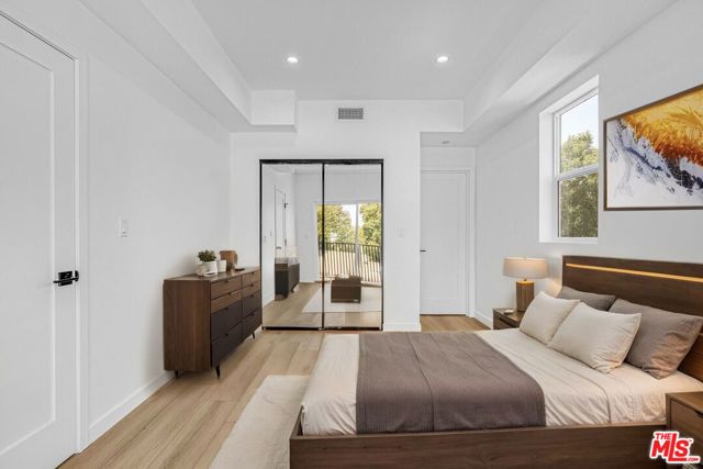10826 Hesby Street, North Hollywood (los Angeles), CA 91601