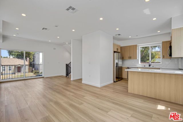 10826 Hesby Street, North Hollywood (los Angeles), CA 91601