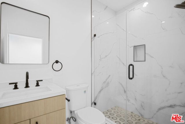 10826 Hesby Street, North Hollywood (los Angeles), CA 91601