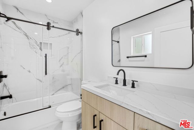 10826 Hesby Street, North Hollywood (los Angeles), CA 91601