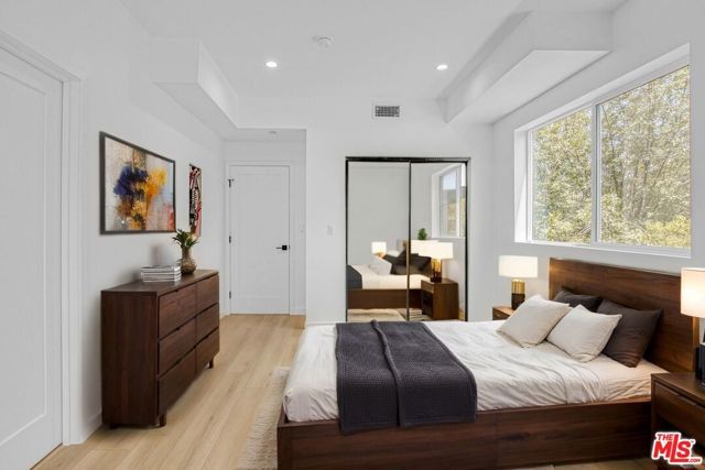 10826 Hesby Street, North Hollywood (los Angeles), CA 91601
