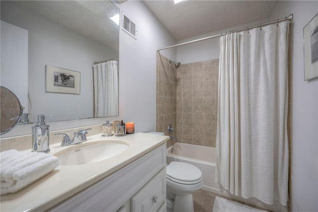 1913 Lawrence Court, Kansas City, KS 66103