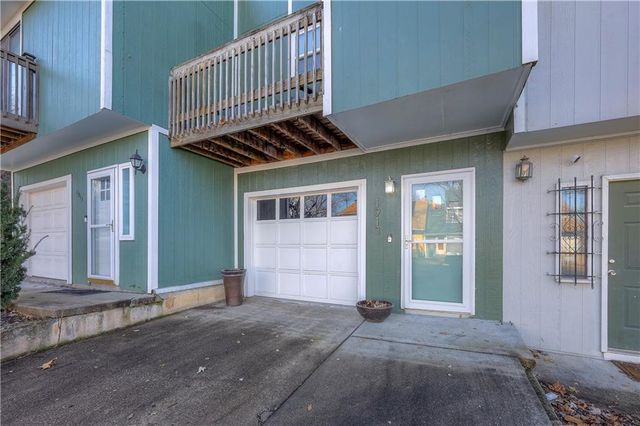 1913 Lawrence Court, Kansas City, KS 66103