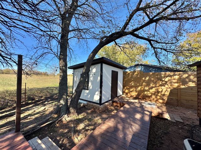 349 Northridge Drive, Gainesville, TX 76240