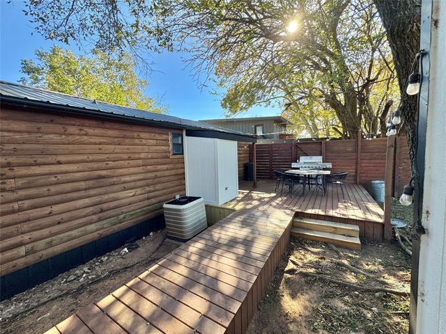 349 Northridge Drive, Gainesville, TX 76240