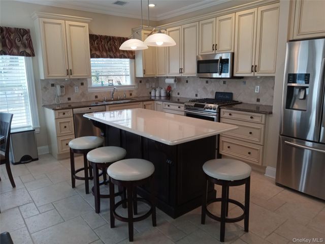 29 Golden Spruce Drive, Calverton, NY 11933
