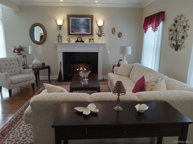 29 Golden Spruce Drive, Calverton, NY 11933