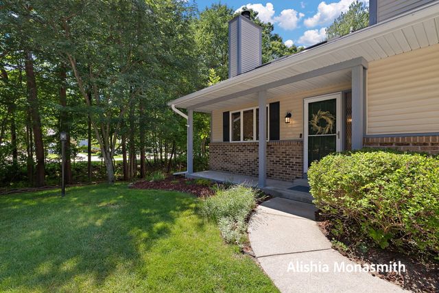 17511 Parkwood Drive D, Ferrysburg City, MI 49456
