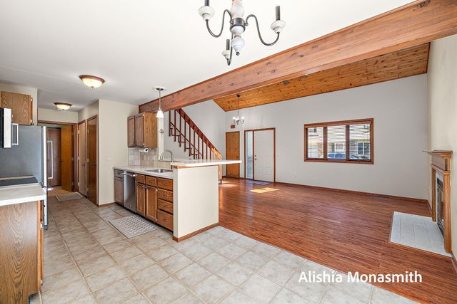 17511 Parkwood Drive D, Ferrysburg City, MI 49456