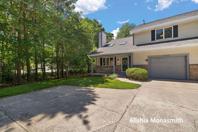 17511 Parkwood Drive D, Ferrysburg City, MI 49456