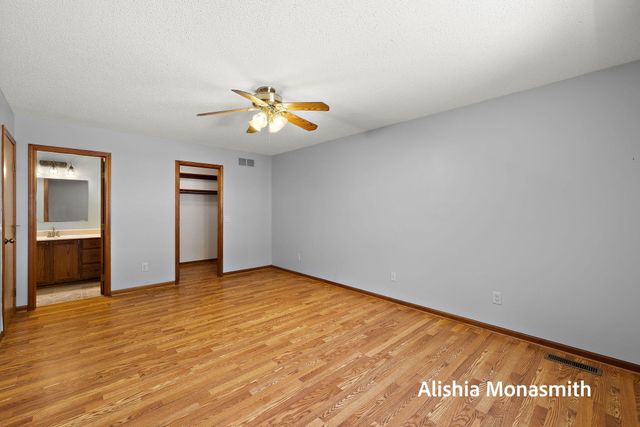 17511 Parkwood Drive D, Ferrysburg City, MI 49456