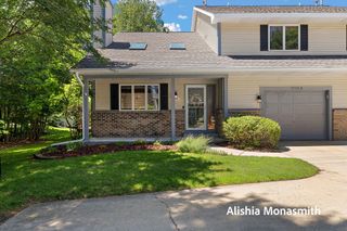 17511 Parkwood Drive D, Ferrysburg City, MI 49456