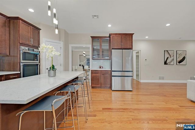 2 Maddie Court, Woodbridge, NJ 07067