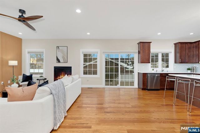 2 Maddie Court, Woodbridge, NJ 07067