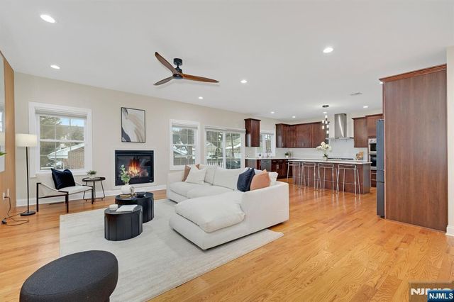 2 Maddie Court, Woodbridge, NJ 07067