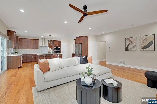 2 Maddie Court, Woodbridge, NJ 07067