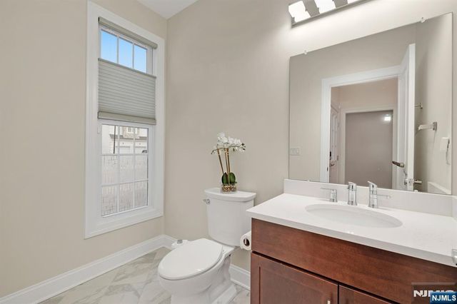 2 Maddie Court, Woodbridge, NJ 07067