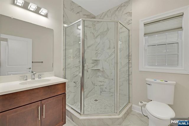 2 Maddie Court, Woodbridge, NJ 07067