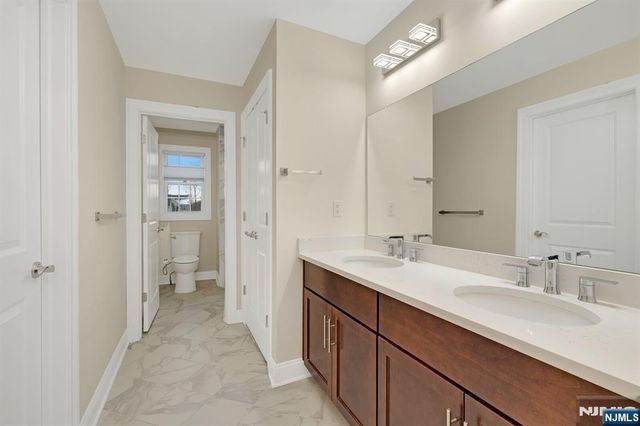 2 Maddie Court, Woodbridge, NJ 07067