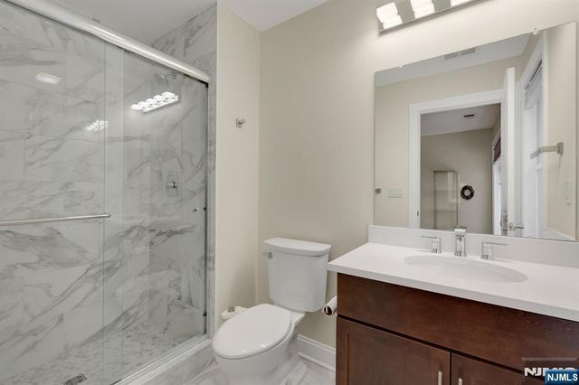 2 Maddie Court, Woodbridge, NJ 07067