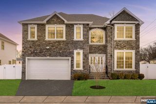 2 Maddie Court, Woodbridge, NJ 07067