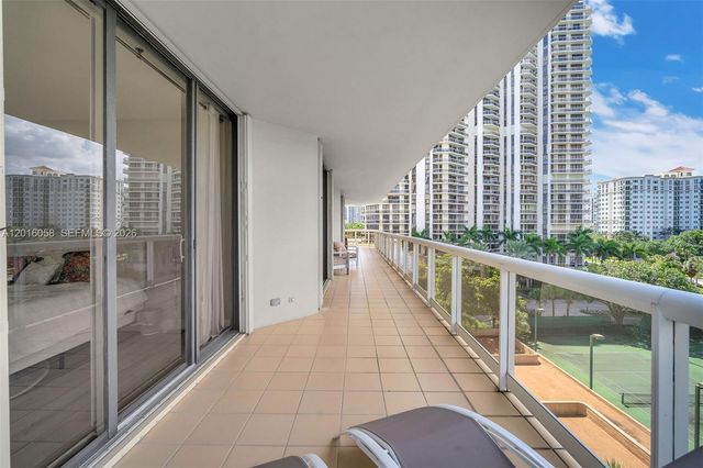 20191 E Country Club Dr 601, Aventura, FL 33180