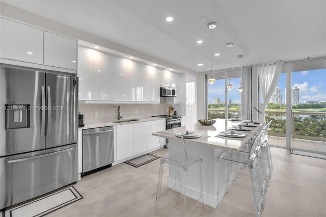 20191 E Country Club Dr 601, Aventura, FL 33180
