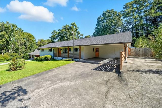 107 Douglas SE Drive, Mableton, GA 30126