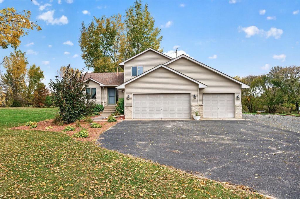 13640 Nester Court, Lindstrom, MN 55045 — photo 2