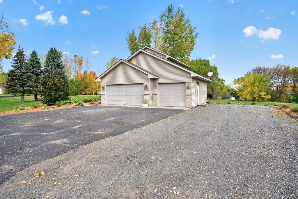 13640 Nester Court, Lindstrom, MN 55045 — photo 3