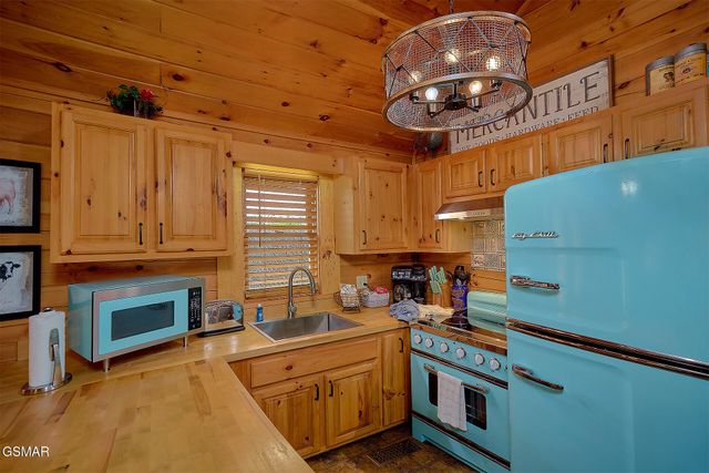 264 Moose Ridge Way, Pigeon Forge, TN 37863