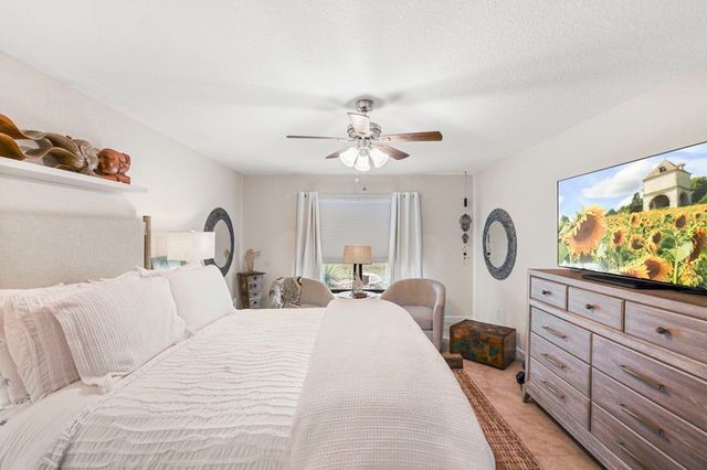 32 Ipanema Way, Fort Pierce, FL 34951