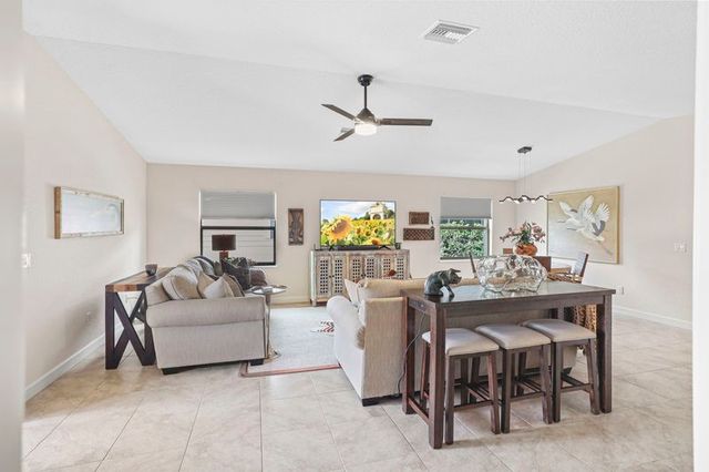 32 Ipanema Way, Fort Pierce, FL 34951